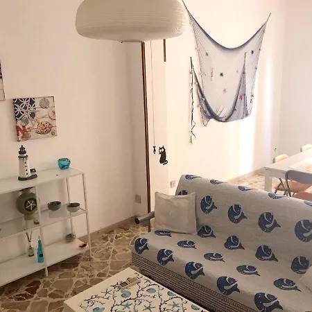 With 2 Bedrooms In Ustica 2 Km From The Apartment Isola di Ustica